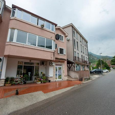Studio Apartment Silva Kotor Bagian luar foto