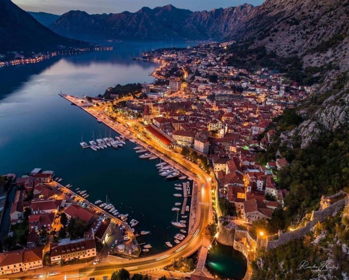 Studio Apartment Silva Kotor Bagian luar foto