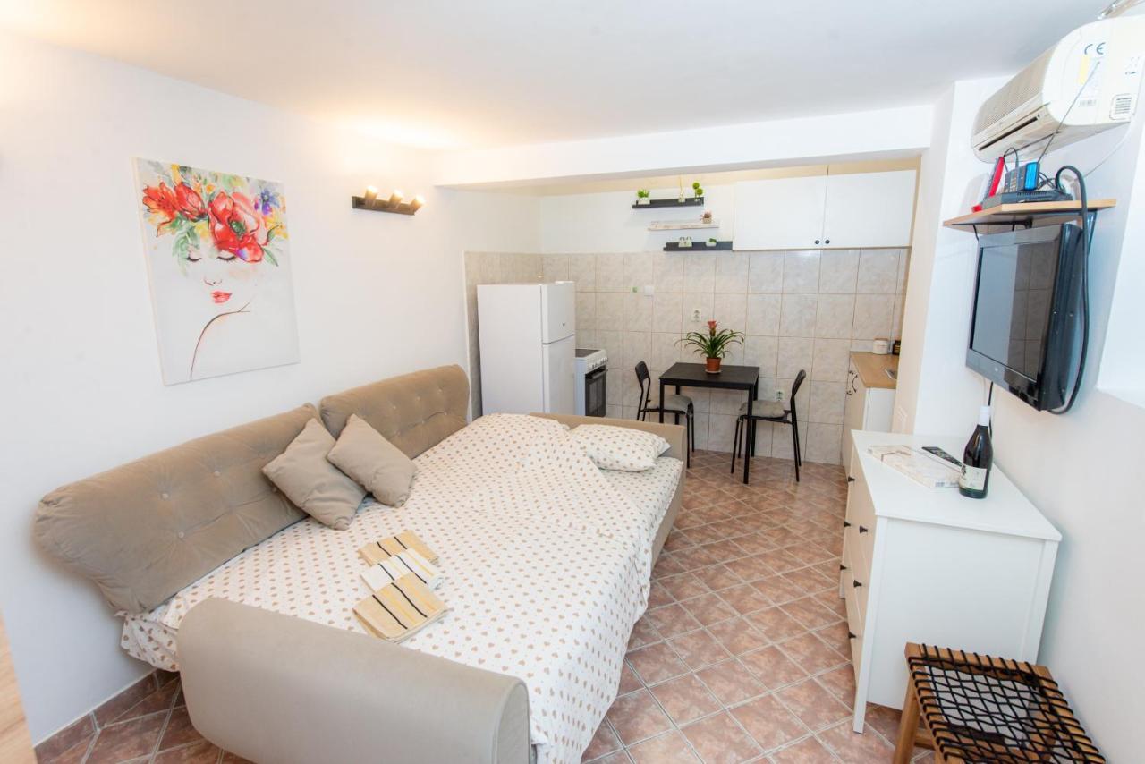 Studio Apartment Silva Kotor Bagian luar foto