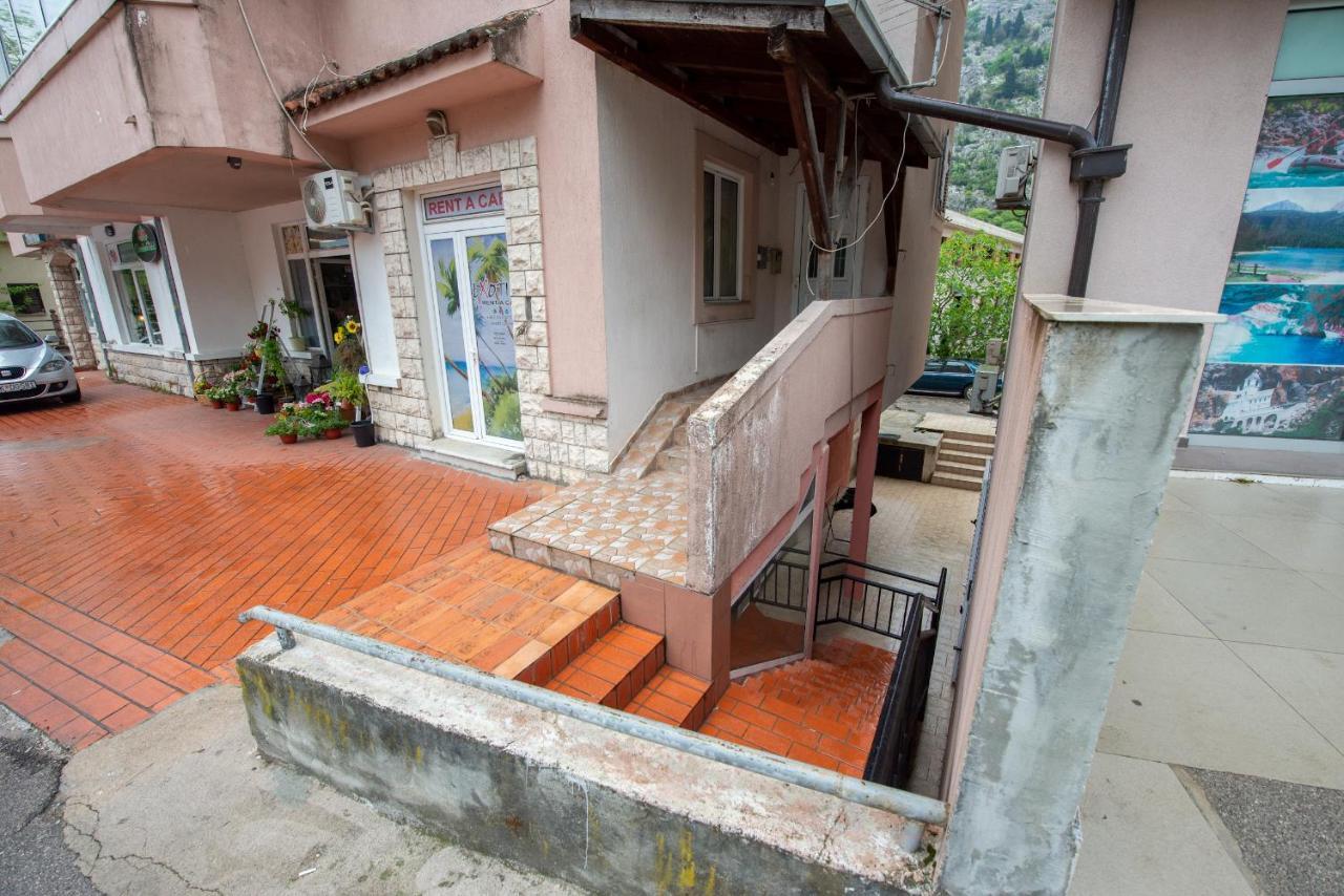 Studio Apartment Silva Kotor Bagian luar foto
